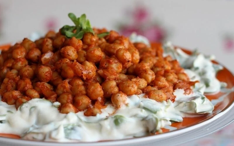 Hem tok tutan hem mum gibi eriten salata tarifi! İşte damak çatlatan Çıtır Nohutlu, Pancar Soslu Ton Balık Salata