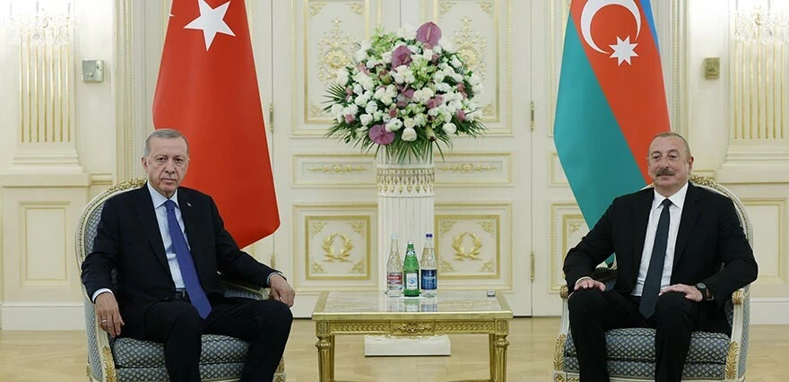 Cumhurbaşkanı Erdoğan, Azerbaycan’da resmi törenle karşılandı!