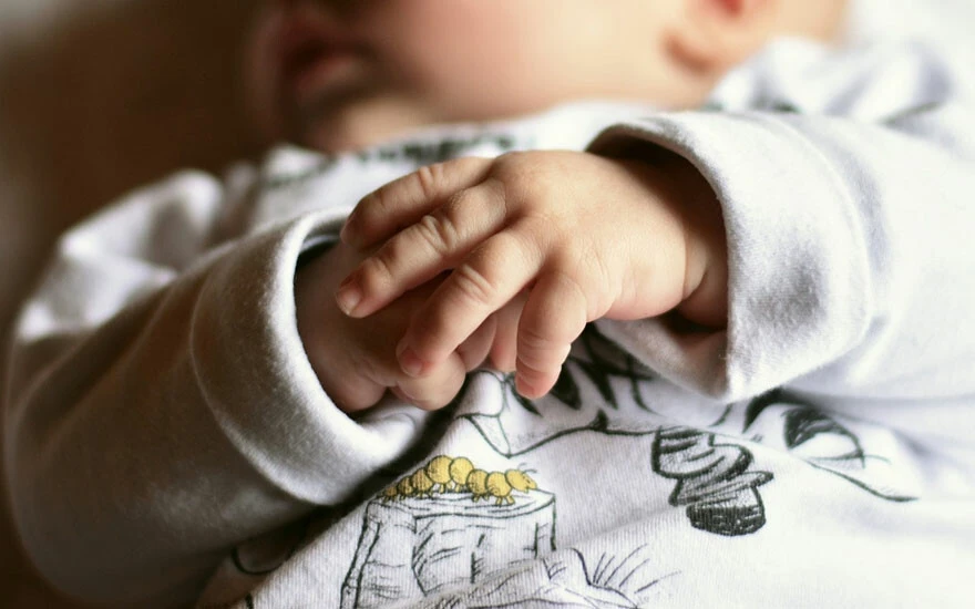 Adım adım kendisini gösteriyor: Bebeklik çağındaki kusmaya dikkat