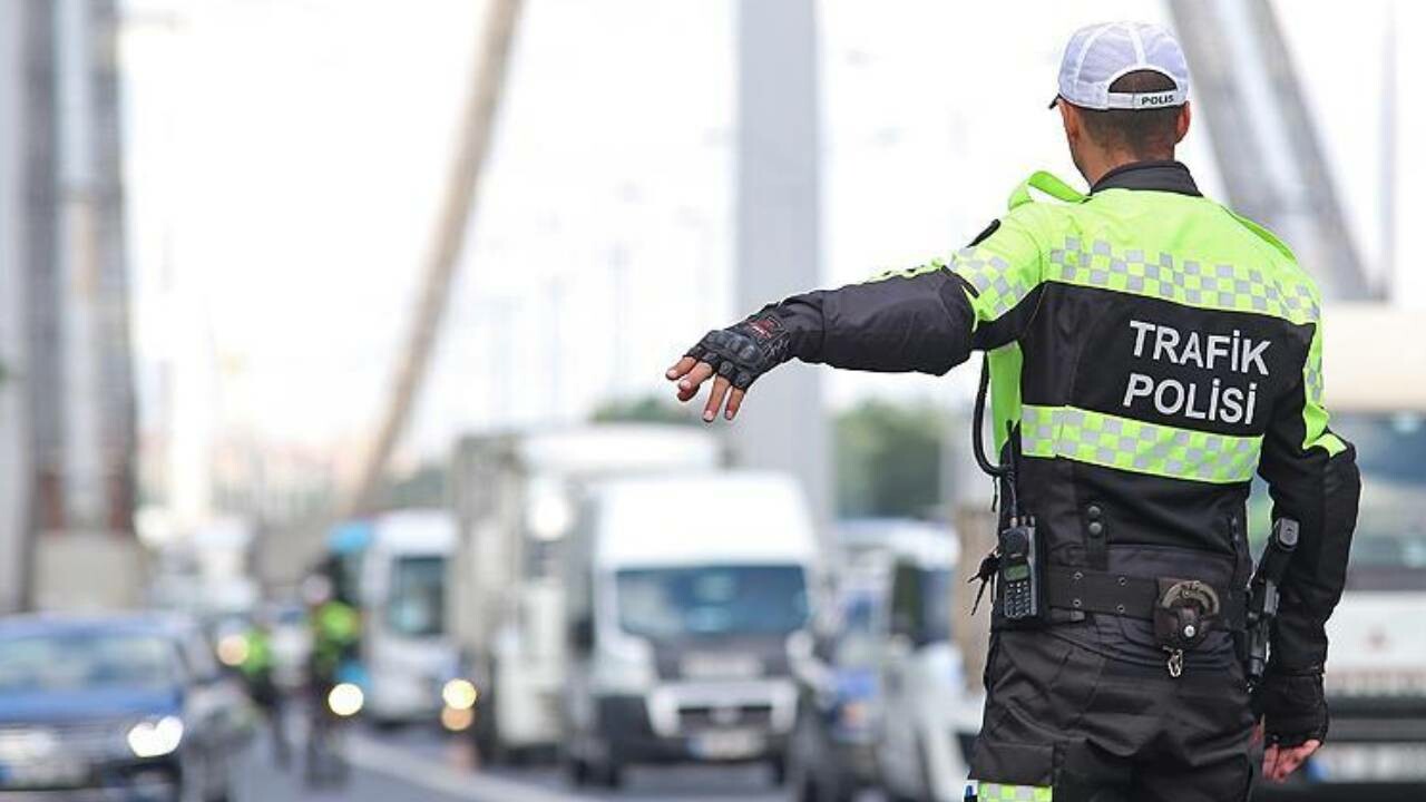 Trafik magandası rahat durmadı! 60 gün trafikten men cezası yedi