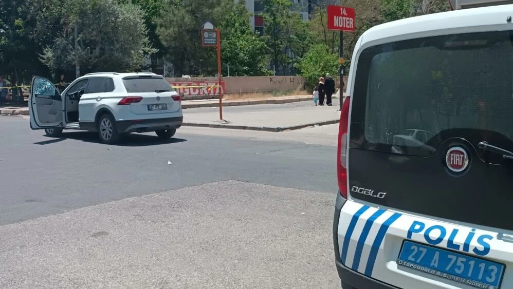 Gaziantep’te kan donduran cinayet! Karısının ve kayınpederinin bulunduğu araca kurşun yağdırdı