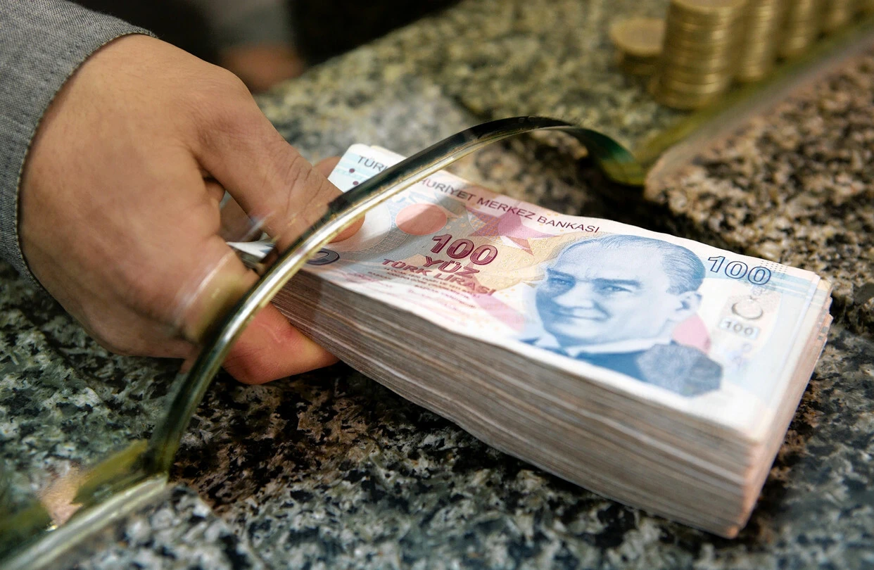 Son dakika! Emekli aylıkları ve bayram ikramiyeleri ödeme tarihleri belli oldu, işte gün gün takvim