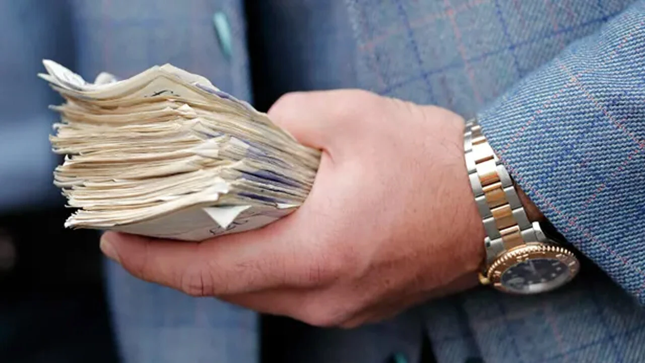 Rüşvet boğazında kaldı! Yakalanmamak için yaptığıyla hastanelik oldu