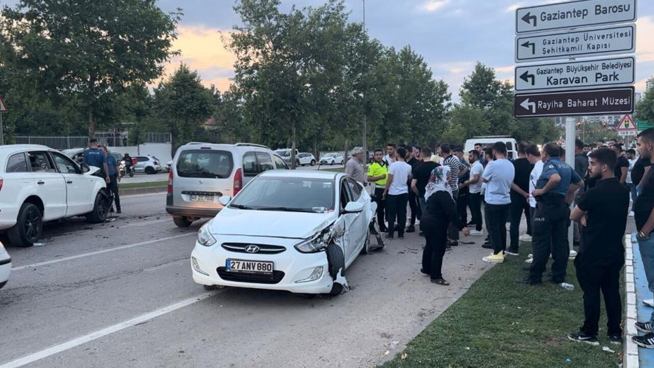 Gaziantep’te zincirleme trafik kazası: 3’ü çocuk 7 kişi...