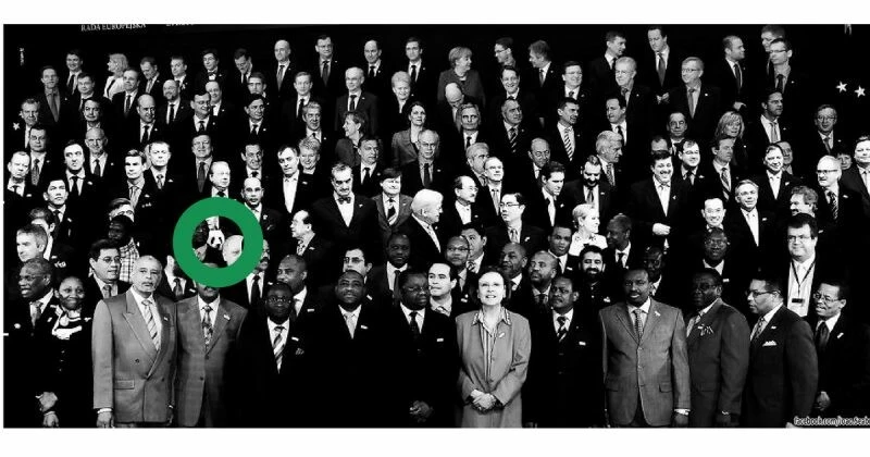 Süper zeka testi... Kalabalığın içindeki pandayı bulmak için 17 saniyeniz var!