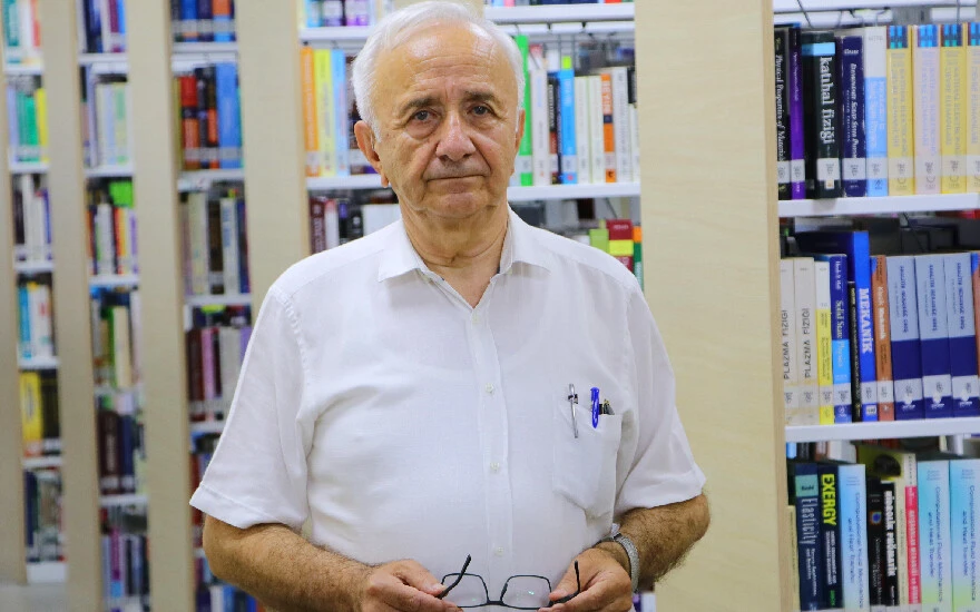 Eğitimi herkese örnek oluyor! 73 yaşında 7'nci yüksek lisansına geçti…