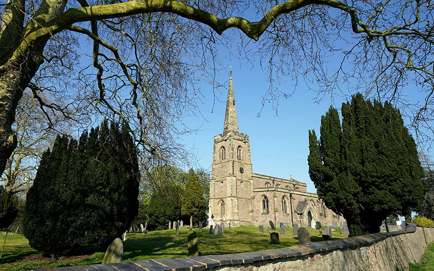 İngiltere tarihinde ilk! Kilise zam için ayaklandı