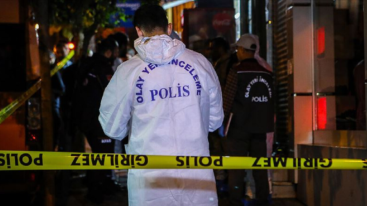 İzmir’de kan donduran cinayet! Polis caniyi yakalamak için 30 saat nöbet tuttu…