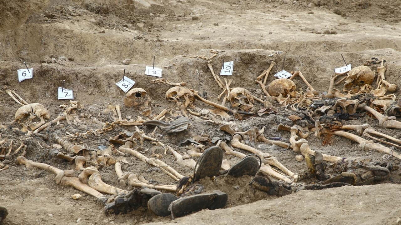 Ermenistan işgalinden kurtarılan Ağdam&#039;da 1. Karabağ Savaşı&#039;ndan kalma toplu mezar tespit edildi