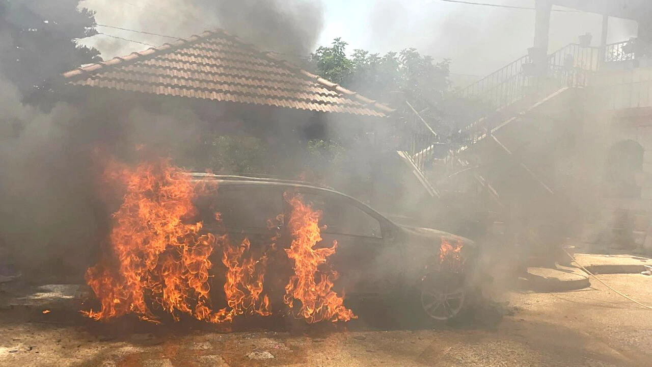 Fanatik Yahudiler işgal altındaki Batı Şeria'da terör estirdiler! Evleri arabaları ateşe verdiler