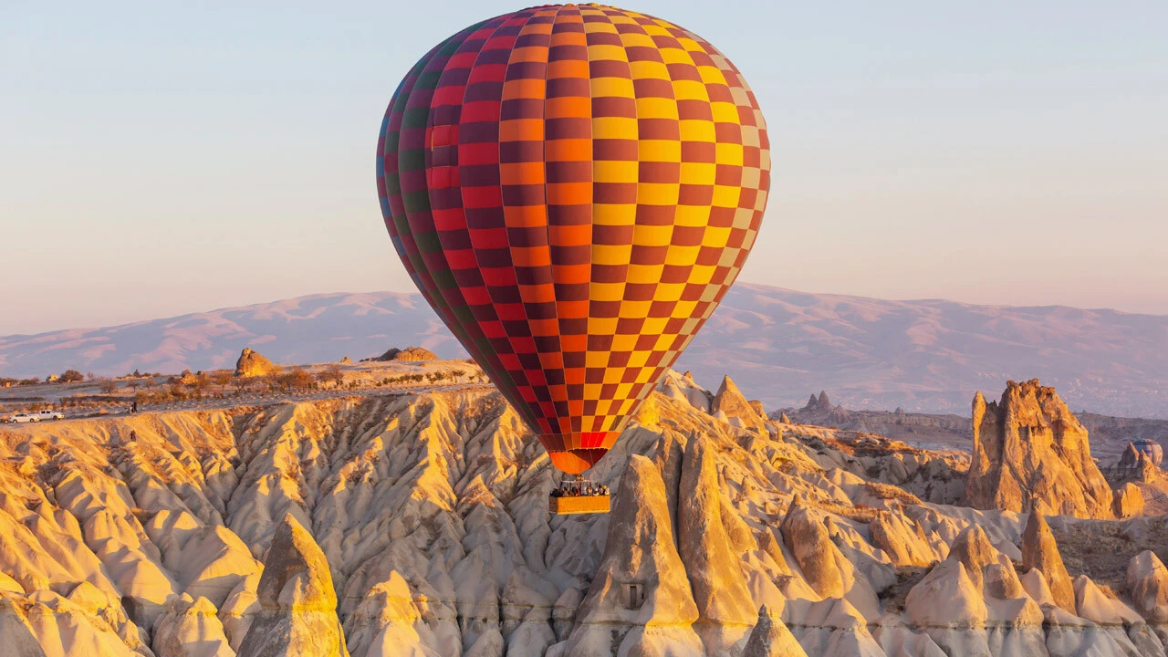 Kapadokya örnek oldu: Komşu balon festivali düzenledi