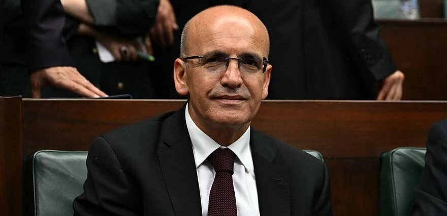 AK Parti grup toplantısında en çok ilgi Mehmet Şimşek'e oldu!