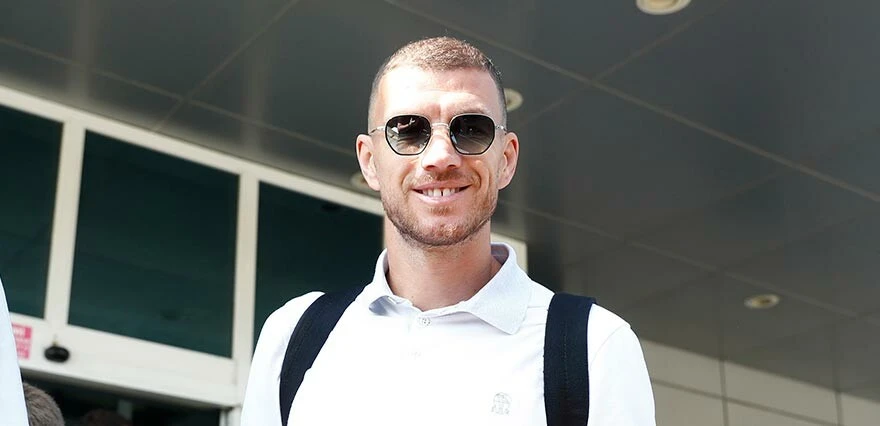 Son dakika: Edin Dzeko resmen Fenerbahçe’de! KAP'a bildirildi...