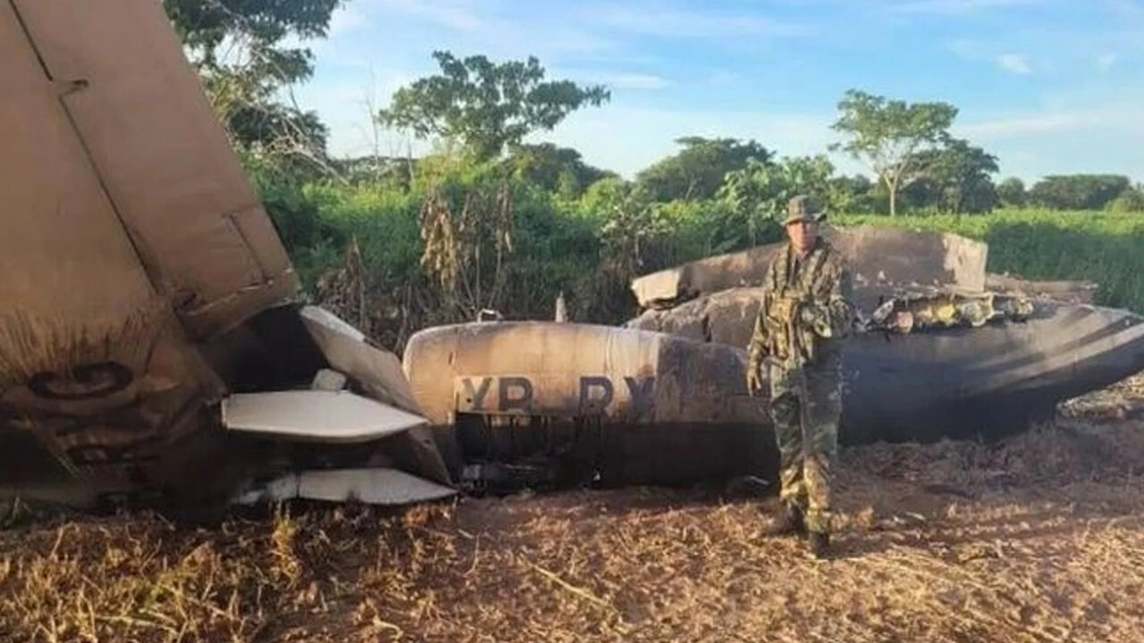 Kırmızı alarm verilip, 'düşman' olarak işaretlendi: Hava sahasına giren uçak düşürüldü
