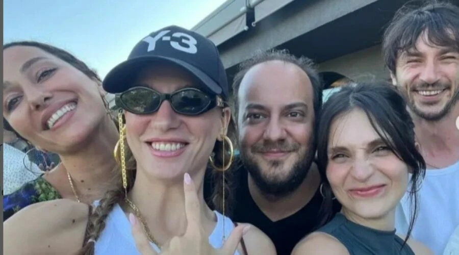 Kimler Geldi Kimler Geçti ekibi toplandı! İlk kare binlerce beğeni aldı