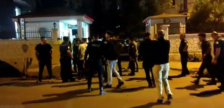 saldırı Tekirdağ’daki sokak düğününde olay çıktı! Polise baltalı, sopalı ve taşlı <a href=
