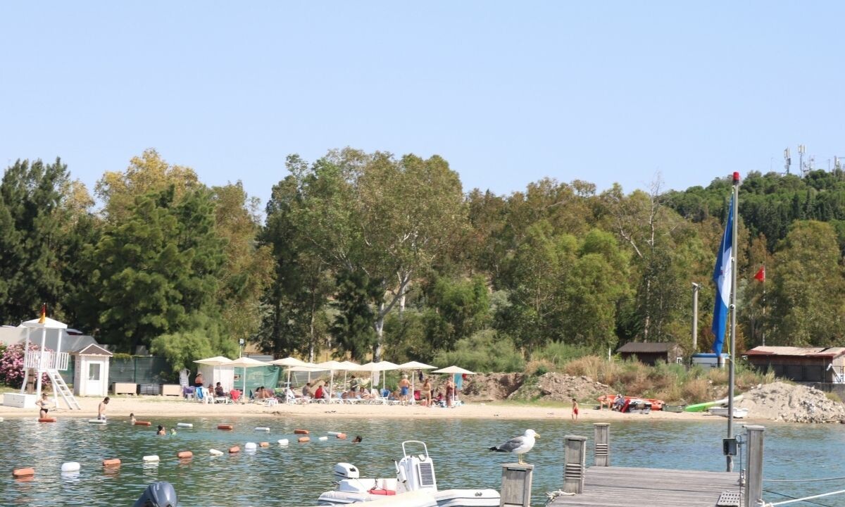 Turizmciler çifte bayram etti! Fiyatlar pahalı ama oteller doldu, sahiller şimdiden tıklım tıklım