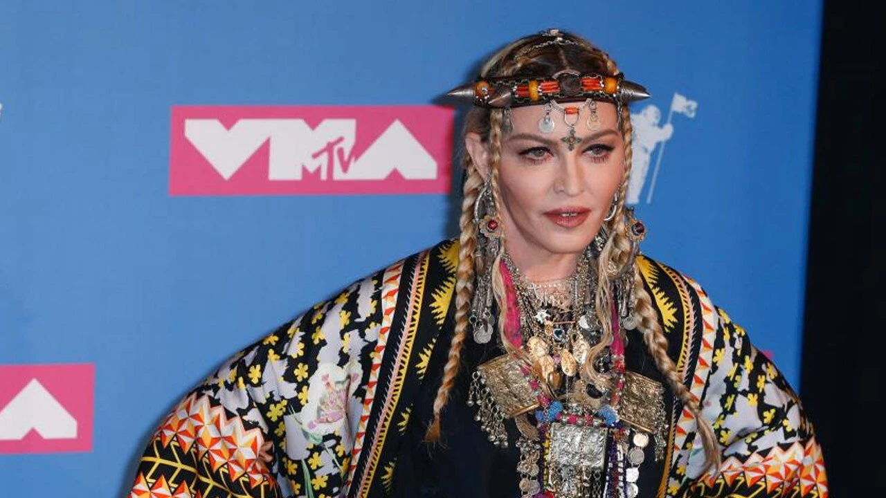 Son dakika! Dünyaca ünlü pop yıldızı Madonna hastaneye kaldırıldı