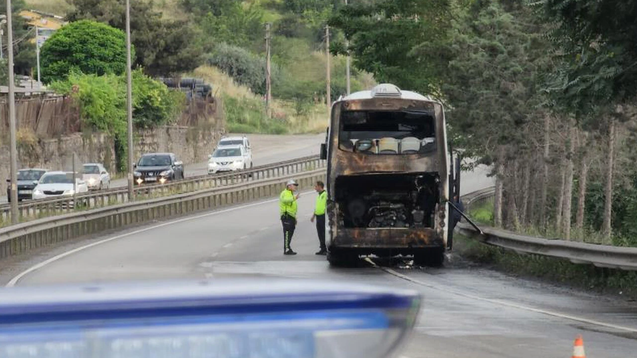 Boş yolcu otobüsü alev topuna döndü
