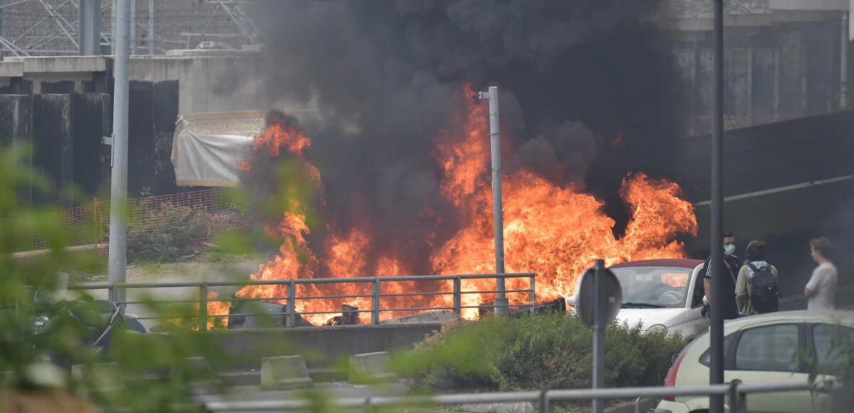 Fransa’da tehlikeli gidişat! Silah mağazası yağmalandı, av tüfekleri çalındı