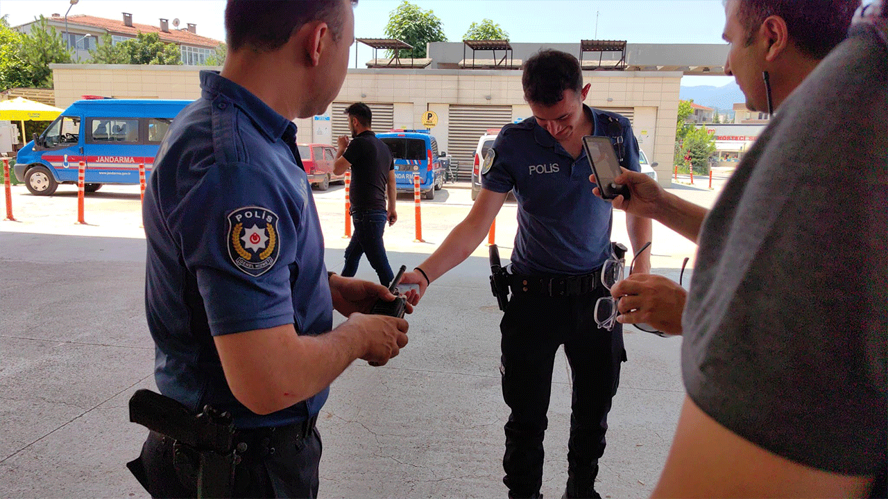 Akrabalar birbirine girdi, olan polislere oldu: 6 yaralı