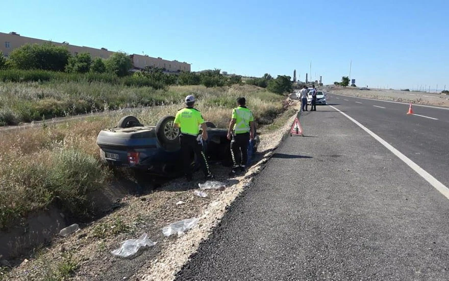 Kırıkkale'de feci kaza! Takla atan otomobil hurdaya döndü: 5 yaralı