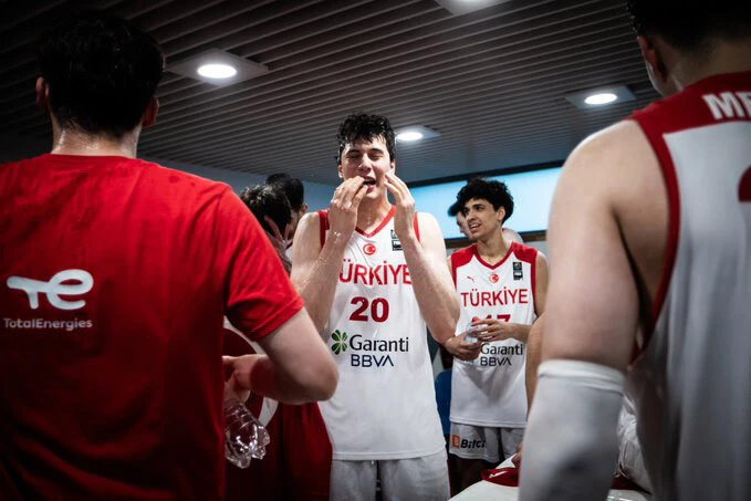 Genç basketbolcularımız Dünya üçüncüsü oldu