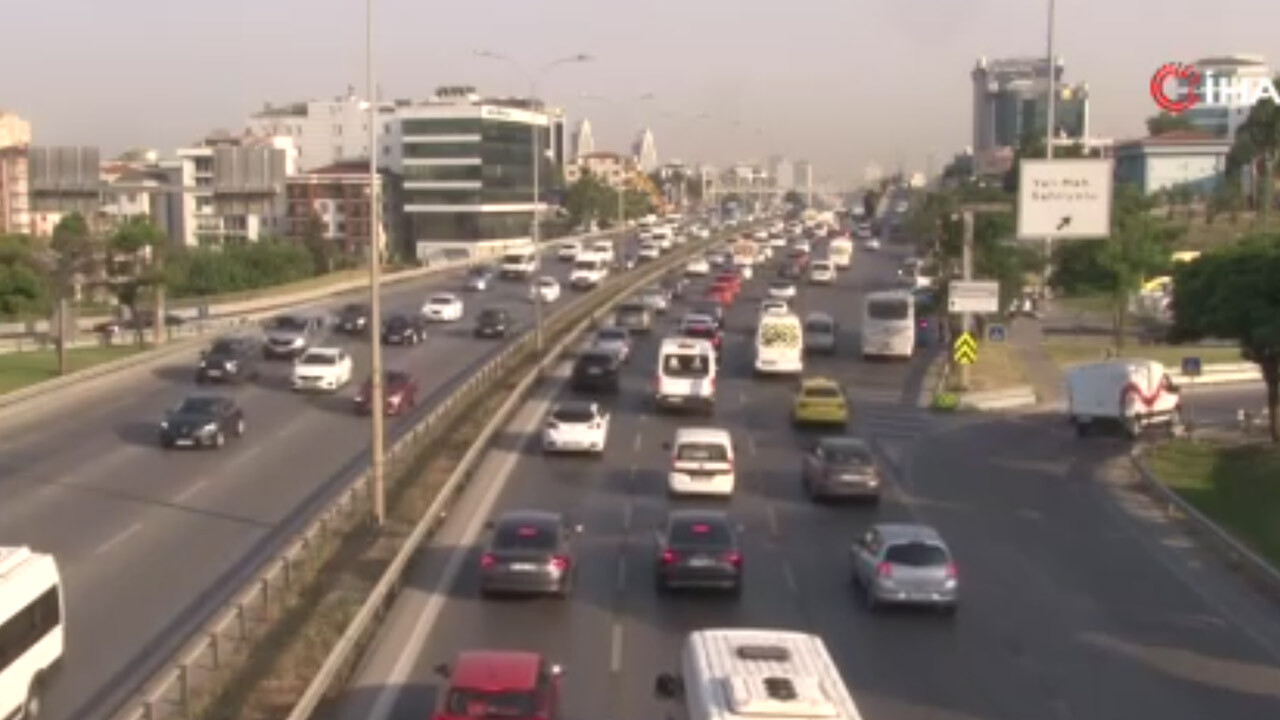 İstanbul trafiği bayram sonrası normale döndü! Yoğunluklar oluşmaya başladı…