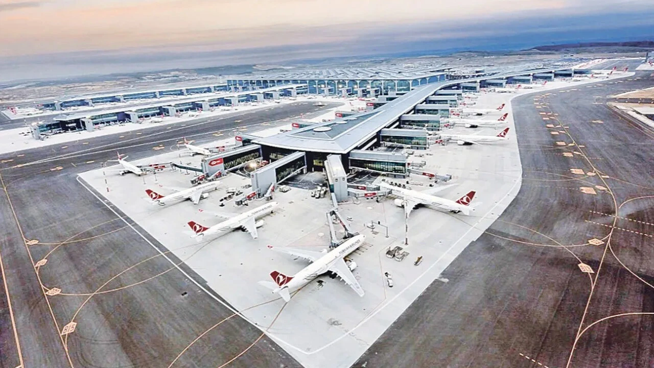 Tatil değil adeta kavimler göçü! Bakan Uraloğlu açıkladı: Bayramda 35 milyon kişi seyahat etti