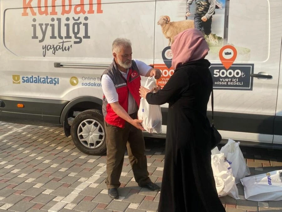 Sadakataşı <a href=