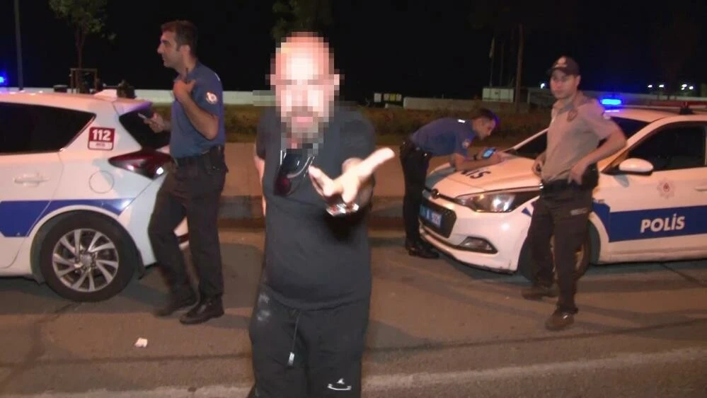 Kadıköy’de basın mensuplarına saldırı! Kocasına "basın özgürlüğü var, çeker" diyerek sitem etti