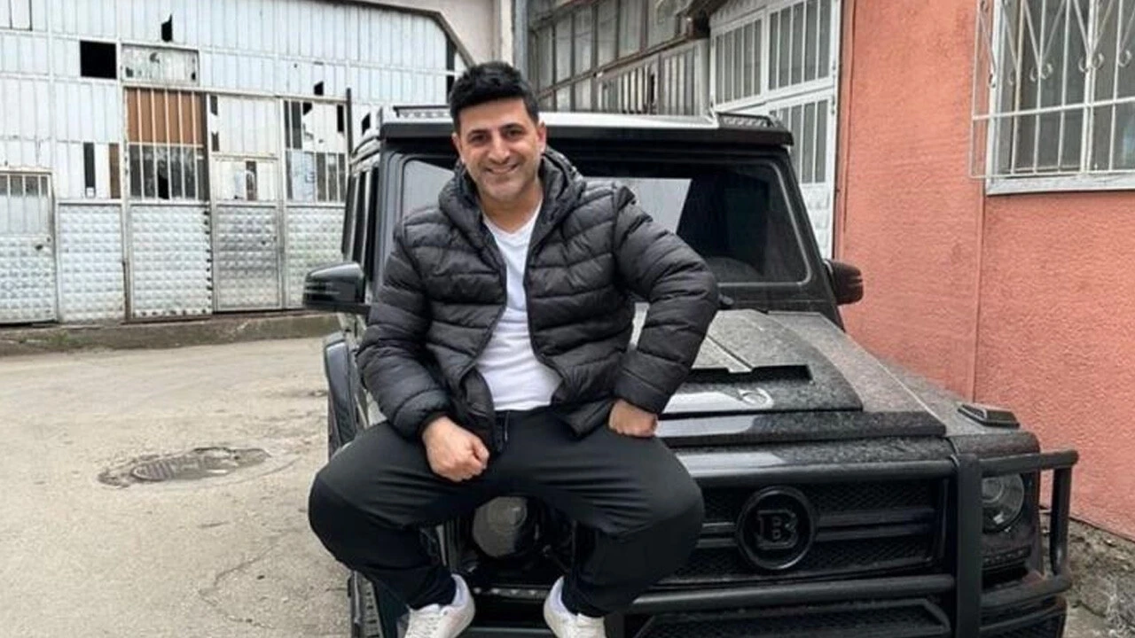 Patronunu boğazından bıçaklayarak katletti