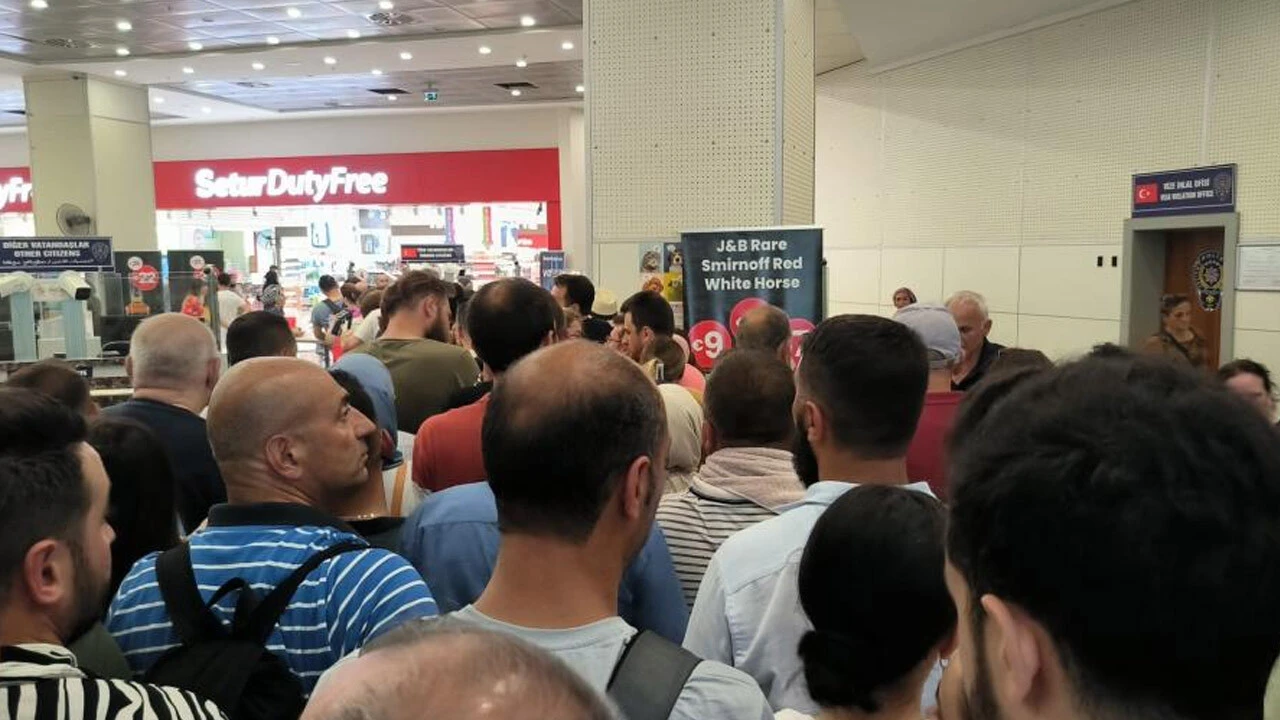 IMEI kayıt ücreti fırladı, parasını cebine koyan yola çıktı: Sınırda 'zam' kuyruğu