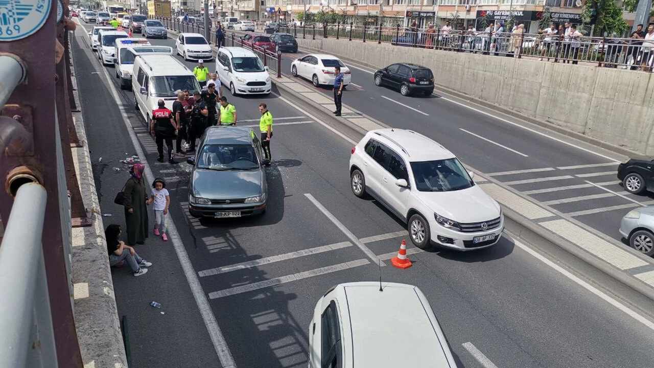 Önce çarpıştılar, sonra bıçak çektiler