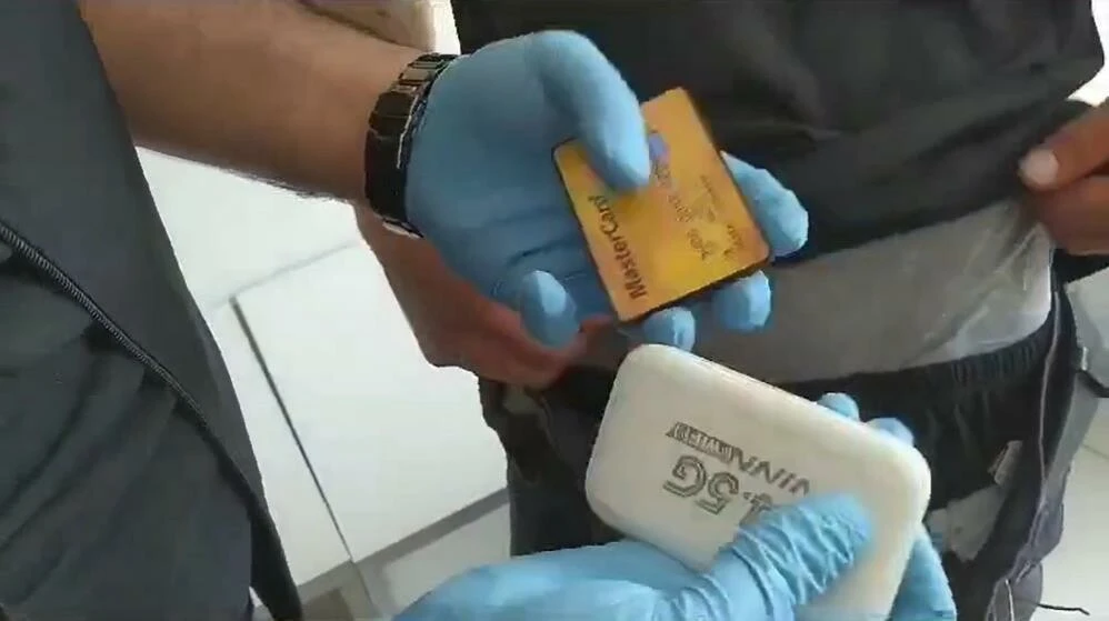 Akıllara durgunluk veren kopya düzeneği ele geçirildi! Kopyayı gören görevliler resmen şoke oldu…