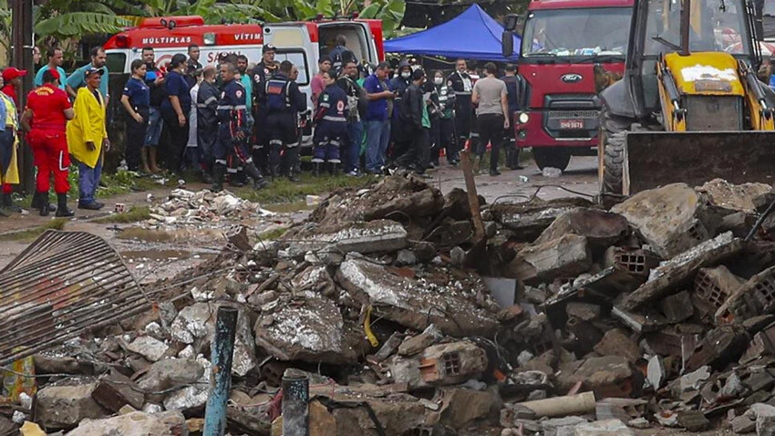 Brezilya'da 4 katlı apartman çöktü: 8 ölü, 5 kayıp