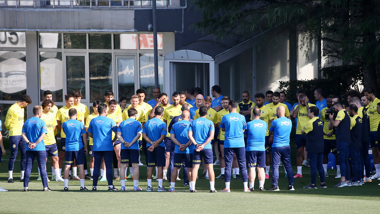 Fenerbahçe’de Rusya kamp kadrosu belli oldu! 2 sakat oyuncu yok, yeni transferler kadroda