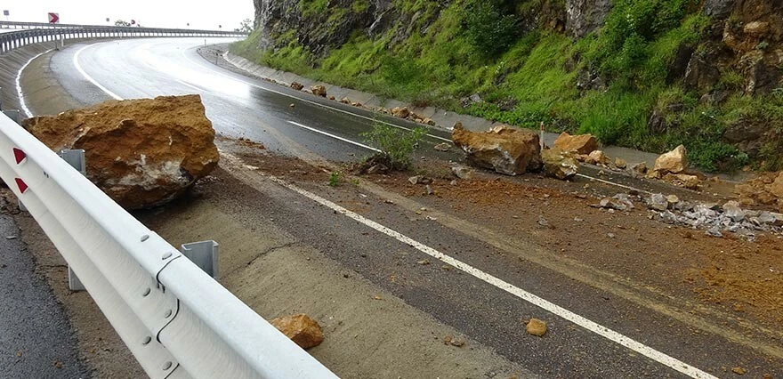 Zonguldak'ta heyelan oldu