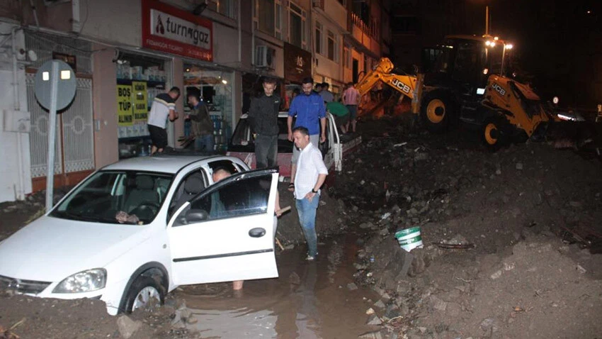 heyelan Ordu’da önce sel sonra <a href=