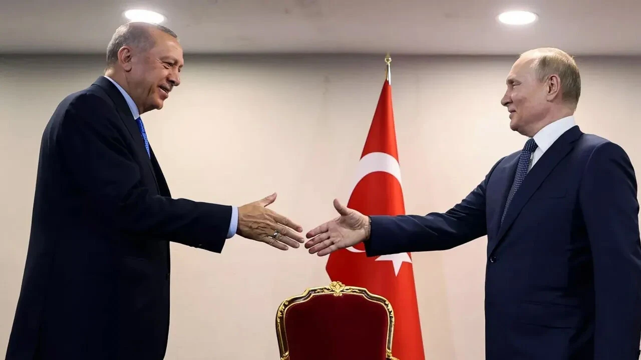 Putin ve Erdoğan arasındaki görüşmenin Karadeniz tahıl koridoru anlaşmasının uzatılması için tek şans