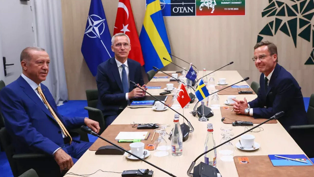 NATO Zirvesi Üçlü zirvede mutabakata varıldı! <a href=