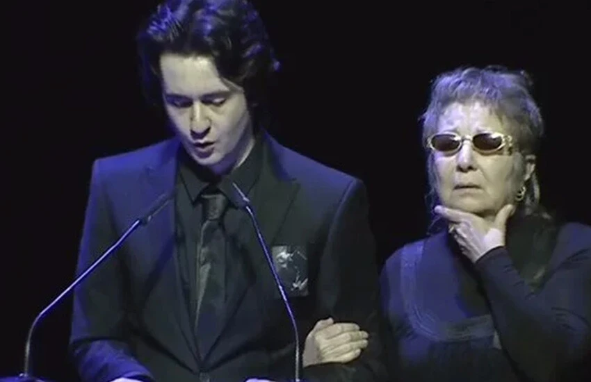 Özkan Uğur’a son veda! Gözyaşlarıyla uğurlandı