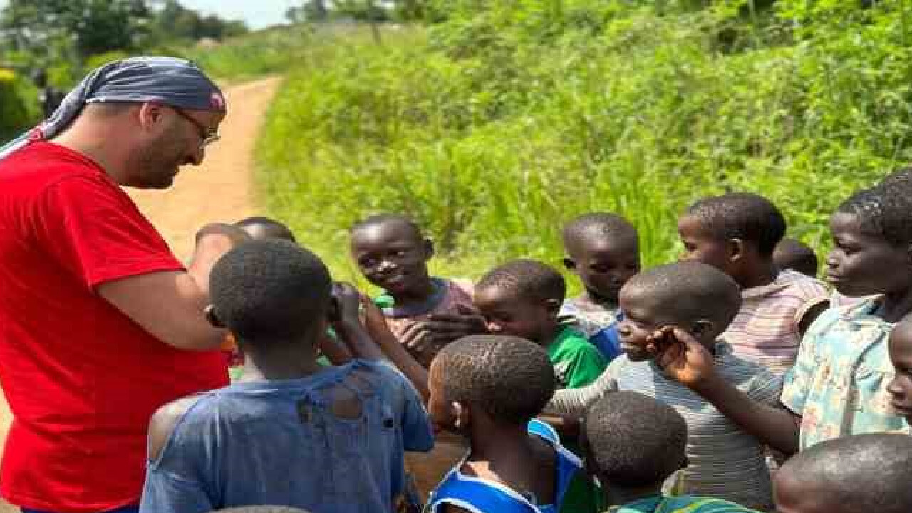 Tüm Afrika’ya yardım eli uzatıldı! Kesilen kurbanları ihtiyaç sahiplerine ulaştırdı…