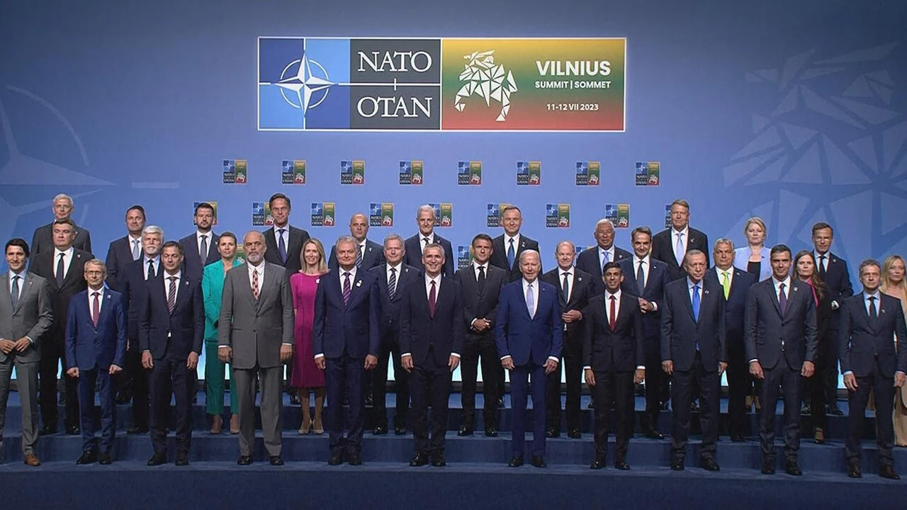 NATO Sekreteri Stoltenberg'den Ukrayna'ya üyelik daveti açıklaması
