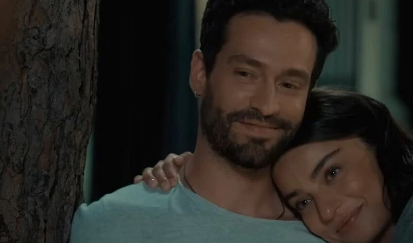 Ayça Ayşin Turan ve Ekin Koç'lu Sen İnandır filmi listeleri alt üst etti!