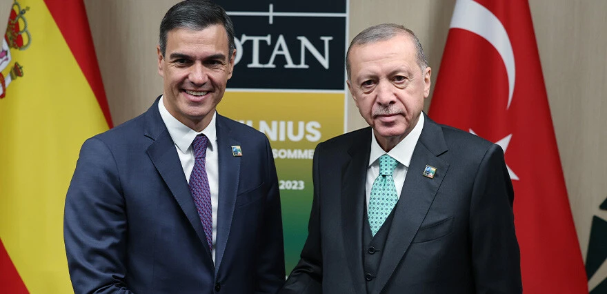 Erdoğan, İspanya Başbakanı Pedro Sanchez ile NATO zirvesi kapsamında bir araya geldi