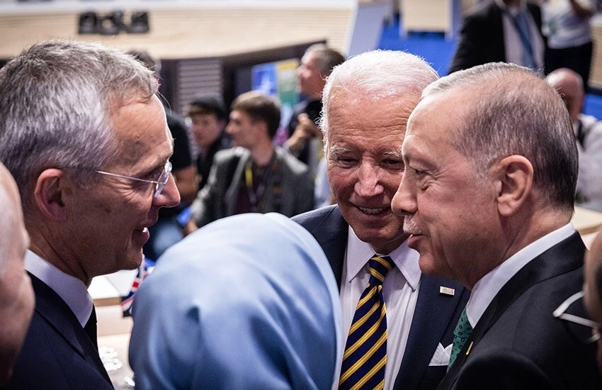 Son dakika! Cumhurbaşkanı Erdoğan'dan NATO dönüşü kritik açıklamalar: Biden bizim yanımızda
