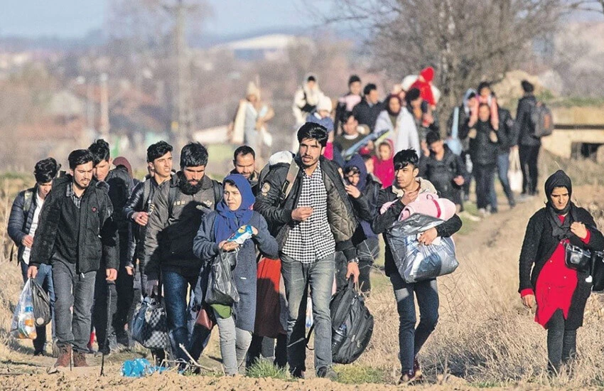 İran 18 bin Afgan göçmeni sınır dışı etti