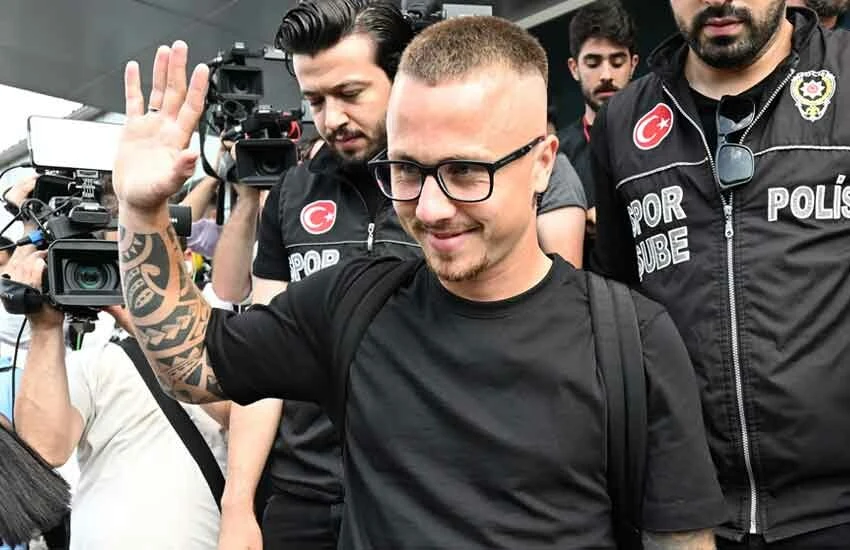 Florya'ya girmeden Aslan oldu: Galatasaray'a gelmek için her şeyi yaptı!