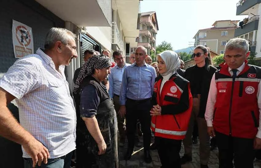 Aile ve Sosyal Hizmetler Bakanı Mahinur Özdemir Göktaş, selden etkilenen illerde acil ve temel ihtiyaçların karşılanması adına 50 milyon liralık kaynak oluşturduklarını söyledi